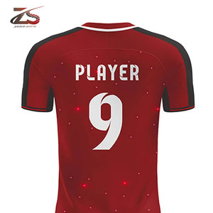 Uniformes de football personnalisés en tissu respirant pour l'entraînement des équipes et des joueurs de football du Pakistan - Product Image 3