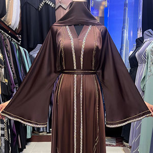 Magnifique Abaya noire de Dubaï pour femmes, travail manuel, Kaftan, vêtements islamiques traditionnels et accessoire conçu pour les musulmanes - Product Image 1