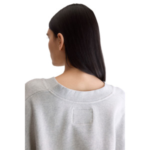 Sudadera con capucha corta informal para mujer con tela polar de manga larga, ajuste relajado, diseño forrado, decoración de insignia - Product Image 4