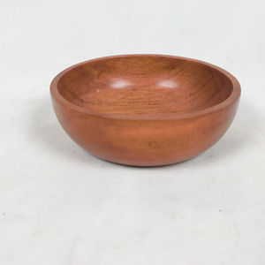 Tazón para Ensalada Artesanal de Madera de Acacia con Borde Crudo - Tazón Ecológico Desechable con Tonos Claros/Oscuros, Apto para Lavavajillas - Product Image 1