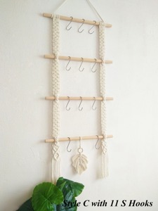 Tapiz de Macramé Multiusos Blanco con Barra de Madera para Decoración del Hogar, Almacenamiento, Exhibición y Estilo Interior Moderno - Product Image 5
