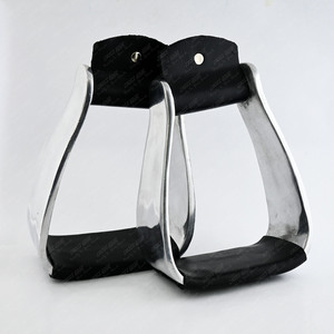 Venta caliente estribos occidentales para montar a caballo equipo de sillín inglés cuero transpirable atado a mano grabado campana de aluminio superior - Product Image 6