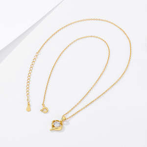 Collier pendentif classique en forme de cœur en diamant de laboratoire, argent sterling 925 plaqué or 18 carats pour femmes - Product Image 1