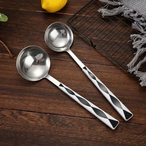 Elegante Juego de Cubiertos con Acabado Plateado para Hoteles, Restaurantes, Buffets, Eventos Especiales, Recepciones, Catering y Cenas Formales - Product Image 2