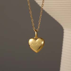 Collier personnalisé Jeulia avec pendentif cœur gravé et pierre de naissance, simple et élégant pour tous les jours - Product Image 6