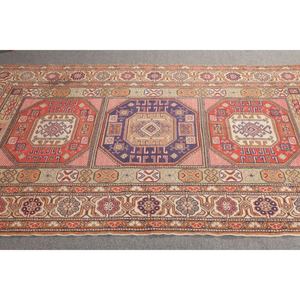 Tapis vintage, tapis turc 4,7x7,3 pieds, motif géométrique arc-en-ciel avec éléments floraux - Product Image 3