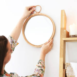 Miroir de maquillage en rotin, miroir de beauté rond, miroir mural suspendu pour décoration de chambre à coucher, vente directe en usine, prix compétitif - Product Image 2