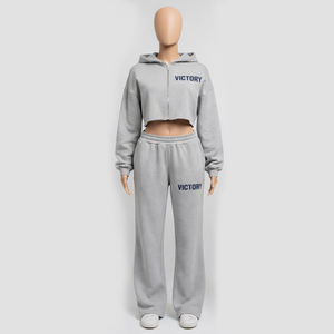 Conjunto Deportivo de Dos Piezas para Mujer, Color Gris, Sudadera Corta con Cremallera y Pantalones Jogger de Cintura Alta - Product Image 2