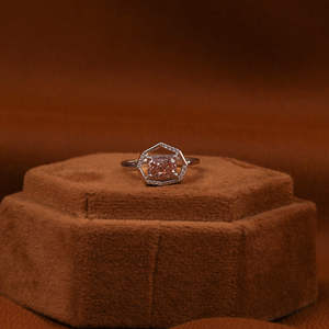 Bague de fiançailles sur mesure en plaqué or massif 14KT Style tendance Coupe rayonnante Lab Grown Pink Diamond IGI Certified-Fine Rings - Product Image 2