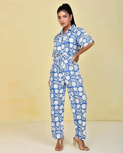 Mono de seda crepé azul Jaipuri elegante con Cuello de camisa con estampado de bloques de mano y diseño de cintura ajustable - Product Image 2