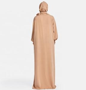 Vêtements islamiques Robe musulmane décontractée pour femmes Tendance pakistanaise Abaya pour femmes Design personnalisé élégant et modeste Abaya pour femmes musulmanes - Product Image 3