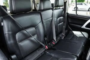 2016 Toyota La nd Cr uiser Base - Product Image 3