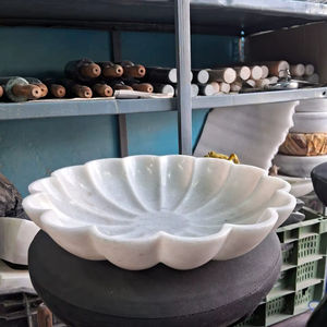 Plato de Mármol Puro Hecho a Mano con Forma de Loto, Diseño de Flores Antiguas, Mármol Makrana para Uso en el Hogar y Hoteles - Product Image 1