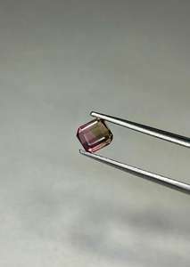 Tourmaline bio naturelle découpée, extraite de la terre. - Product Image 5