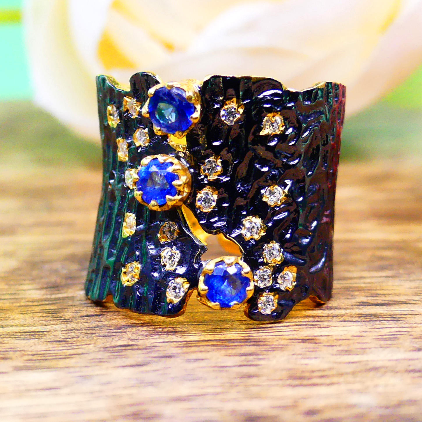 สีเหลือง