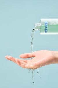 โทนเนอร์ TOCOBO Cica Calming Aqua Toner สูตรอ่อนโยน ลดการระคายเคือง ผสมสารสกัดจากซิก้าหมักและคอมเพล็กซ์กรดไฮยาลูโรนิก ช่วยเติมความชุ่มชื้น - Product Image 4