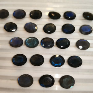 พลอยลาบราโดไรต์คุณภาพเยี่ยมสำหรับทำเครื่องประดับ ป้องกันพลังงานและบรรเทาความเครียด มีจำหน่ายในราคาที่ดีที่สุด - Product Image 1