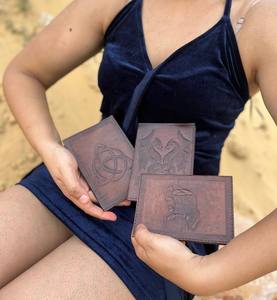 Nouveaux porte-passeports sécurisés en cuir marron gaufré véritable usiné à la main Boho étuis à passeport de voyage en cuir Vintage traditionnel - Product Image 5