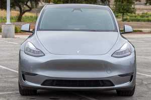 Valor excepcional 2024 T e s l a Mo del Y AWD de largo alcance de doble motor AWD, rango de 310 millas - Product Image 6