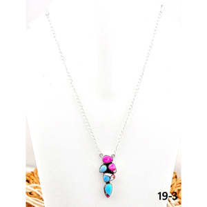 Collier en argent sterling et mohave turquoise inspiré du sud-ouest, fait main avec luxe et élégance - Product Image 1