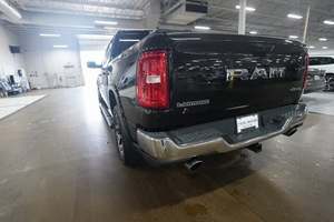 RAM 1500 Laramie 2024, Cabina Doble, Tracción en las Cuatro Ruedas, Volante a la Izquierda, Cuero, Caja de Cambios Automática, Cámara Trasera, Motor Inteligente <4L, Portaequipajes de Aleación de Aluminio - Product Image 3