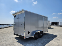 Nouvelle remorque de transport de marchandises fermée 2027 US 7x14' hauteur 84 pouces charge utile 2001-3000 kg porte à rampe