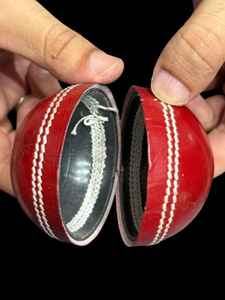 Pelota de críquet cosida a mano de alta calidad profesional, cuero duro duradero de alta densidad para partidos y prácticas - Product Image 4