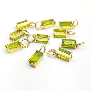 Pendentif en argent 925 plaqué or avec pierre précieuse péridot taille baguette, vente en gros |   Nouveautés en bijouterie - Product Image 2