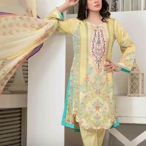 Salwar Kameez Prêt-à-Porter Très Demandé, Nouveau Style Pakistanais Brodé, en Coton, Soie et Rayonne, Classique et Personnalisable pour Femme - Product Image 6