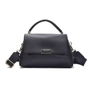Borsa a Tracolla in Vera Pelle con Motivo Lichee Vintage e Doppio Cinturino per Donne - Uso Quotidiano e Viaggi - Product Image 4
