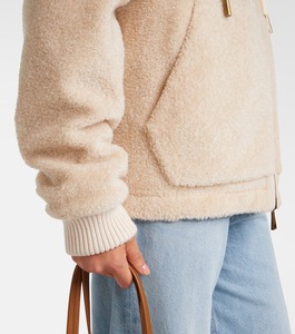 เสื้อฮู้ดมีซิปด้านหน้าโอเวอร์ไซส์สำหรับผู้หญิงผ้าคอตตอนใส่สบายปรับแต่งโลโก้ได้100% ด้านหน้า - Product Image 5