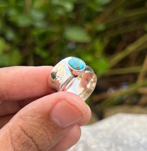 แหวนสปินเนอร์พลอยเทอร์ควอยซ์ทำมือดีไซน์เรียบง่ายเครื่องประดับหินธรรมชาติขนาดที่กำหนดเองของขวัญที่สมบูรณ์แบบสำหรับเธอ - Product Image 3