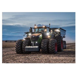 Excelente tractor Fendt 1050 con tanque de combustible de 800 litros, 517 caballos de fuerza y capacidad de elevación hidráulica de 7661 kg. - Product Image 4