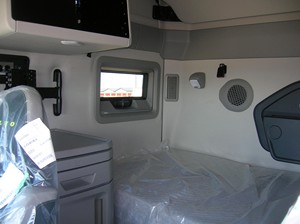 NUOVISSIMO VOLVO VNL64T860 2026 12.8L 6 Cilindri Diesel 455CV Motore Tipo D13TC 6x4 Trasmissione AMT Guida a Sinistra - Product Image 3