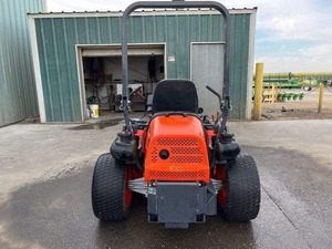 Kubota ZD1211-3-60 Tondeuse à gazon industrielle sans fil 125cc Engine 21v-48v-58v Zero-Turn avec boîte à gazon 28v - Product Image 4