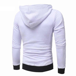 Sweat-shirt à capuche pour homme en tricot gaufré blanc, coupe ajustée, manches longues, décontracté, avec bordure noire et poche zippée, fabriqué au Pakistan - Product Image 6