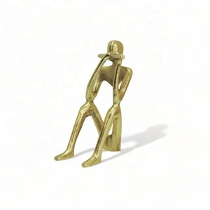 Figurine humaine en aluminium doré moderne faite à la main sculpture de table décorative art moderne objet décoratif pour la maison artisanat en métal - Product Image 2