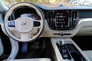 Livraison mondiale pour voiture d'occasion à faible kilométrage, Volvo XC60 T8 2021, prête à être expédiée dans le monde entier - Product Image 5