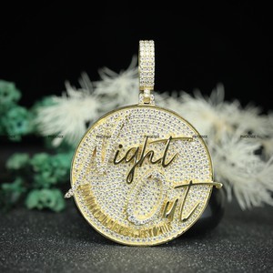Colgante de Joyería Hip Hop con Forma Redonda Personalizada, Diamante Brillante Redondo Moissanite, Plata de Ley 925, Chapado en Oro Amarillo - Product Image 1