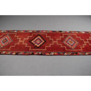 Tapis turc vintage, tapis Herki 2,7x11,8 pieds, tapis en laine rouge et noir à motifs floraux - Product Image 3