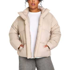 Chaqueta acolchada de invierno de aspecto elegante de diseño de calidad premium para mujer, chaquetas ajustadas para mujer con patrón sólido - Product Image 1