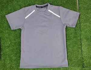 Camiseta de Punto Transpirable Personalizable con Logotipo Personalizado, Estilo Urbano, Diseño Ajustado, Métodos de Serigrafía e Impresión por Agua - Product Image 6