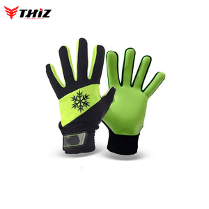 Gants de football américain imprimés avec logo personnalisé à prix raisonnable vente en gros des meilleurs gants gaéliques - Product Image 1
