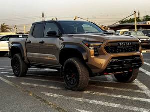NUOVO 2025 Tacoma TRD PRO 2.4L Potenza 326 CV 4 Cilindri 4X4 2 Assi Ibrido a Carburante AWD Trasmissione Automatica Guida a Sinistra - Product Image 4