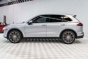 Cayenne Turbo 2015, V8 Twin-Turbo de 520 hp, Tracción en las Cuatro Ruedas, Sin Modificar - Product Image 3