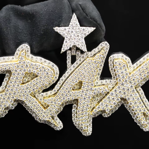 Pendentif personnalisé pour homme, style hip-hop chrétien, serti de diamants glacés - Product Image 1