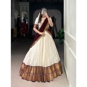 Lanzamiento de Nueva Ropa Festiva Moderna: Lehenga Choli con Dupatta de Polialgodón con Tejido Zari a Cuadros, Reversible, para Todas las Estaciones - Product Image 1