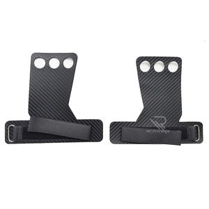 ถุงมือครึ่งนิ้วพรีเมียมทำจากนีโอพรีนและคาร์บอนไฟเบอร์ พร้อมแผ่นรองฝ่ามือป้องกันการกระแทก ช่วยจับยกน้ำหนักได้ดีขึ้น สายรัดข้อมือปรับได้ เหมาะสำหรับออกกำลังกาย - Product Image 3