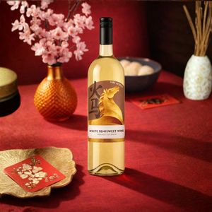 Fire Horse - Vino Bianco Semidolce |   Airen & Macabeo 11% ABV 750ml |   Vino Bianco Spagnolo - Product Image 2