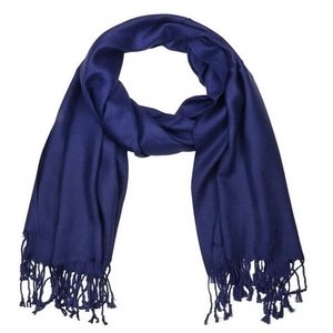 Écharpe en viscose douce et chaude pour l'hiver, élégante et unie, avec des franges, sensation de cachemire, pour femme - Product Image 4